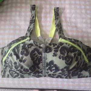 2/$30 NWOT Victoria's Sport Incredible Knockout Ultra Max